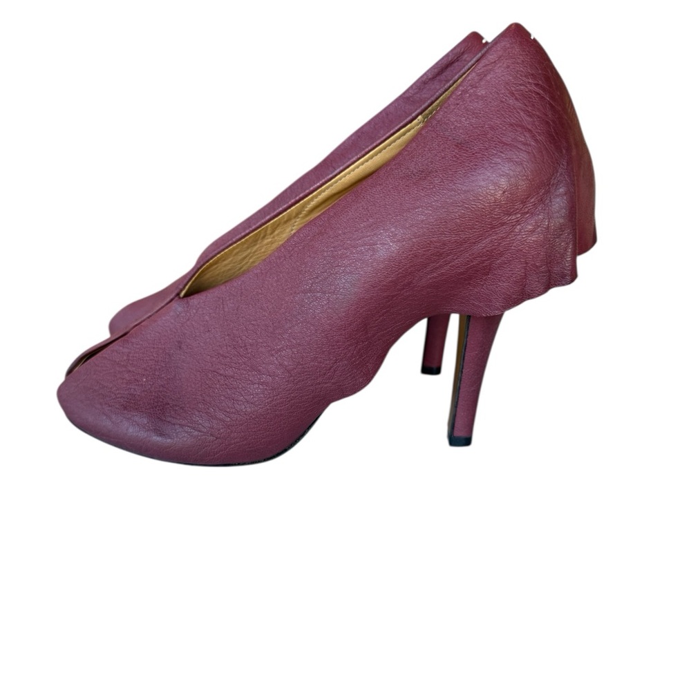 NWOB MAISON MARTIN MARGIELA  DISTRESSED ROSE DYE FLUTED PEEPTOE HEELS 37.5